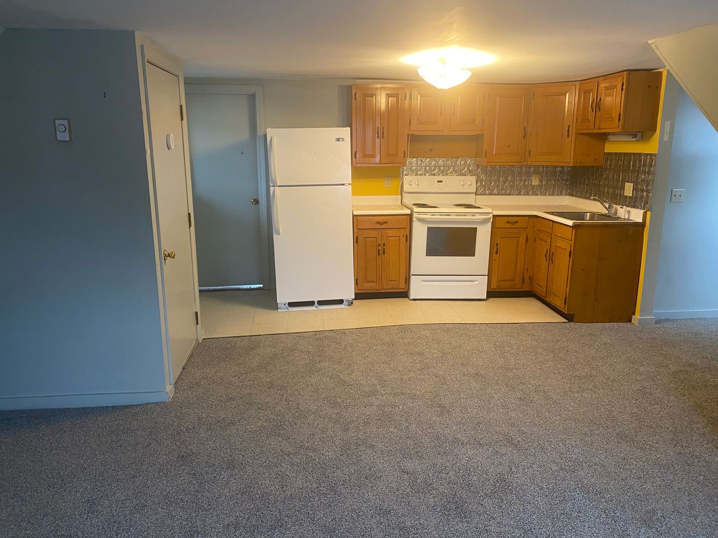 Newmarket Apartment: 2 Chapel St.