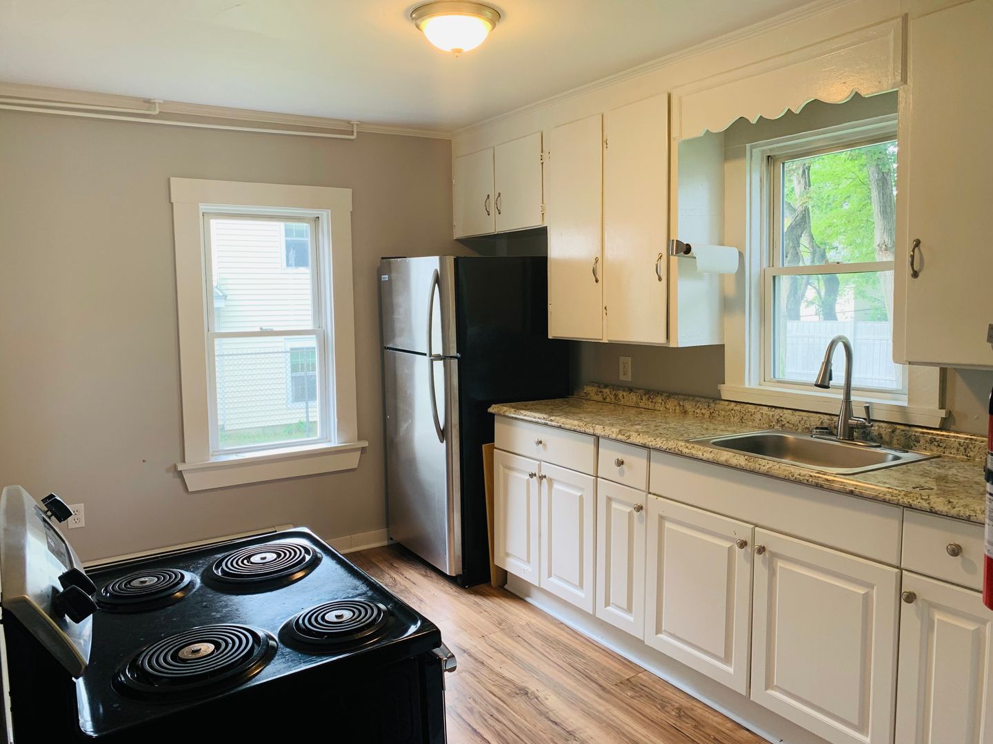 East Rochester Apartment: 906 Portland Street