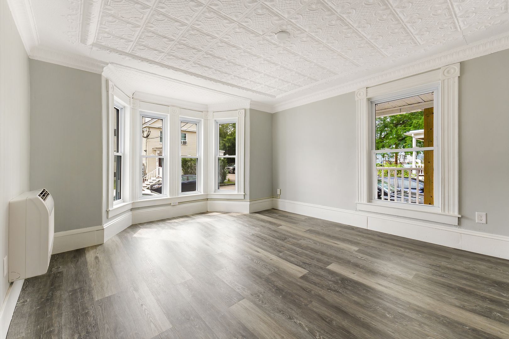 Dover Apartment: 38 New York St