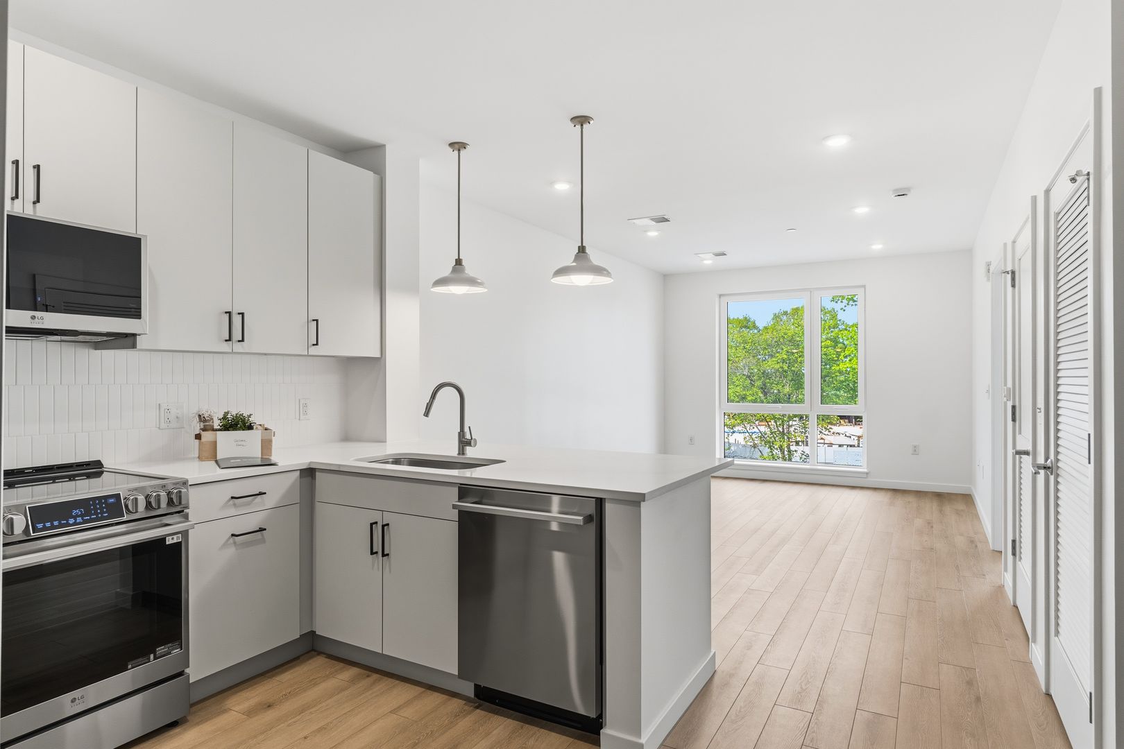Portsmouth Condo: 2454 Lafayette Road