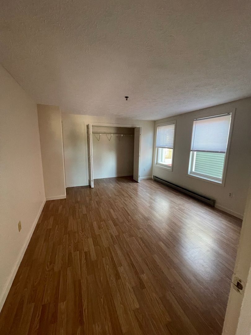 Sanford Apartment: 13-17 Washington Street