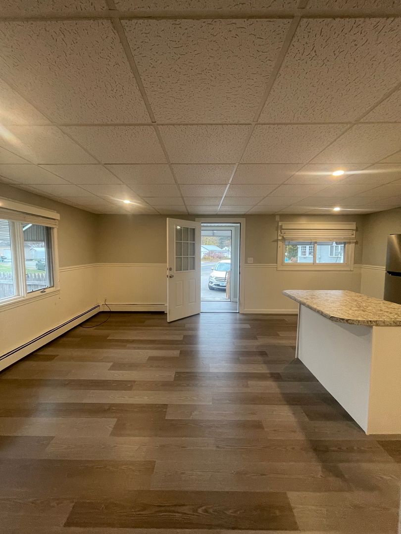 Sanford Apartment: 3 Hanson Ridge Rd