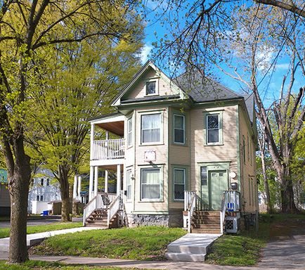 614 S Beech St Apt 1 - Available 7/1/2027 - Beautiful First Floor Flat One Block From Restaurants And Shops – photo 1