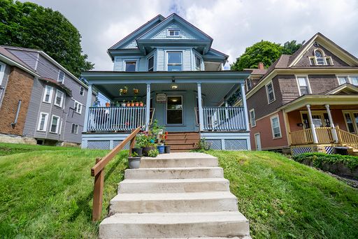 107 Trinity Apt 2 - Available 7/1/2027 - Large 3 Bedroom Flat Close To Everything! – photo 1