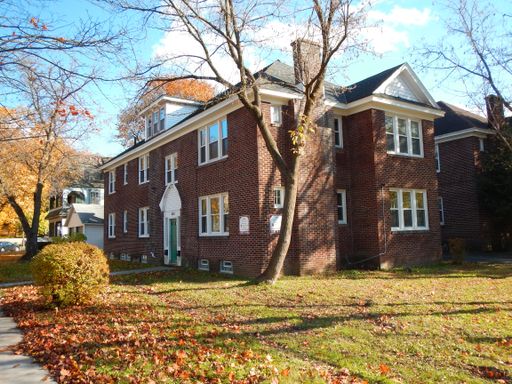 400 Harvard Pl Apt 1 - Available 08/01/2027 - Newly Renovated Spacious Flat Hardwoods Throughout – photo 1