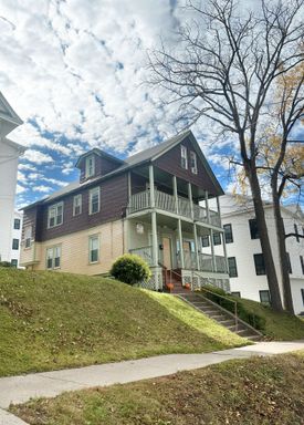 1020 Madison Apt 2 - Available 6/1/27 - 4 Bedroom Duplex Close to Campus! – photo 1