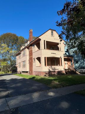 1213 Madison Street Apt 2- 6/1/27 - 5 Bedroom Duplex with 2 Renovated Bathrooms – photo 1