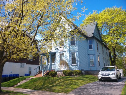 418 Cherry Apt 1 - Available 7/1/27 Bright First Floor Apartment With Porch Looking Out At Thornden Park – photo 1
