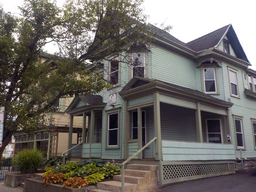 118 Dell Street Apt 1 - First Floor Flat One Block From Shops and Eateries Available 6/1/27 – photo 1