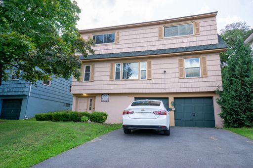1270 Westcott Street Apt 2- Available 08/01/27 - Spacious 2 Bedroom Apartment with Garage Across From Barry Park – photo 1