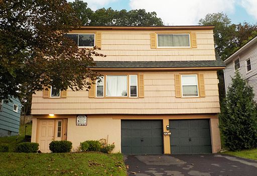 1270 Westcott St Apt 1 - Avail 8/1/2027 - 3 Bed |1 Bath Beautiful Flat with Garage Across From Barry Park – photo 1