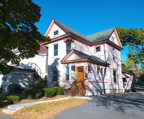 123 Dell Street Apt 1F - Available 7/1/27 - Two level apartment – photo 1