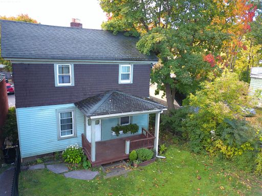 120.5 Dell St - AVAILABLE 6/1/27 - House for Rent Near Shops and Eateries – photo 1
