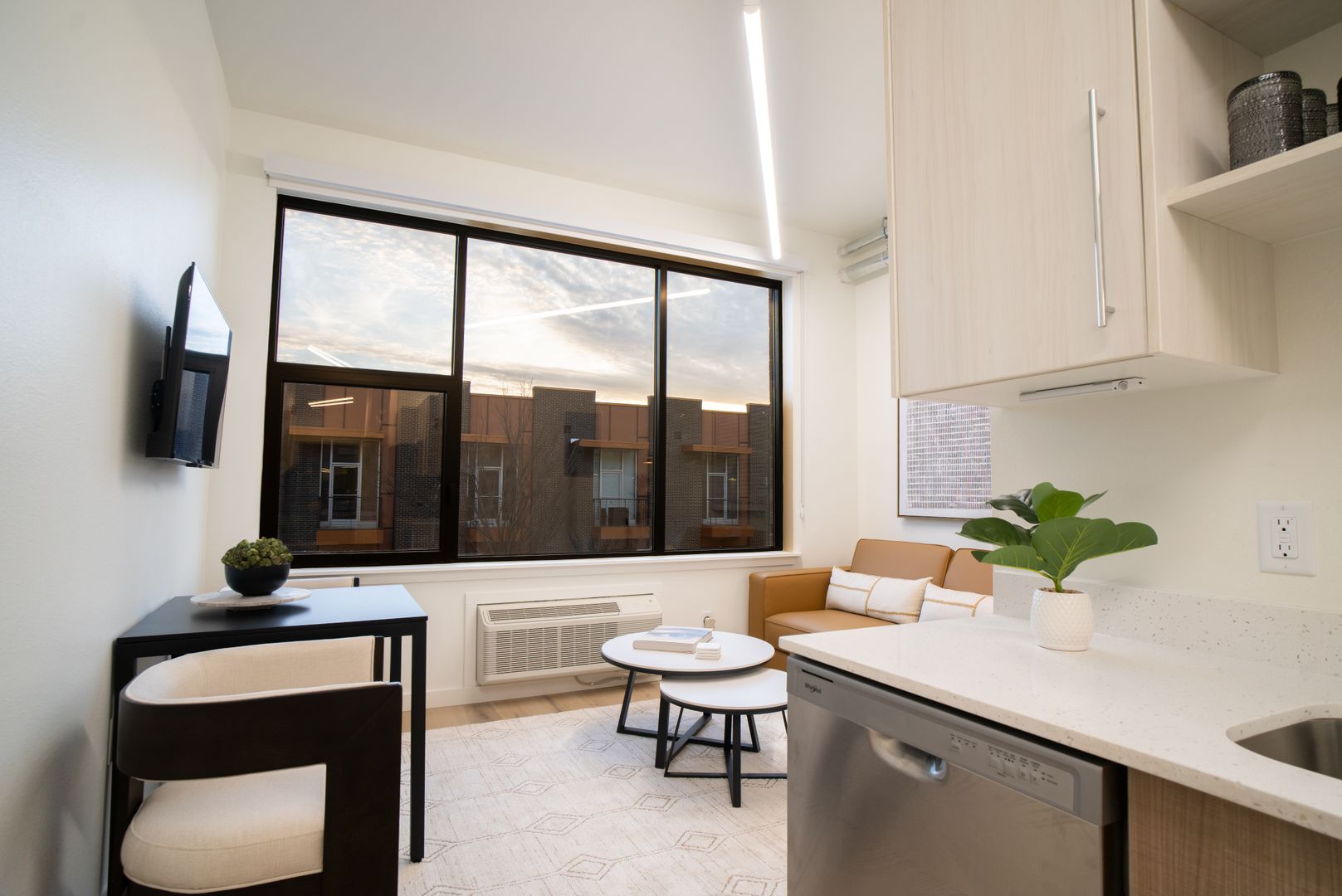 Memphis Apartment: 440 Monroe Ave