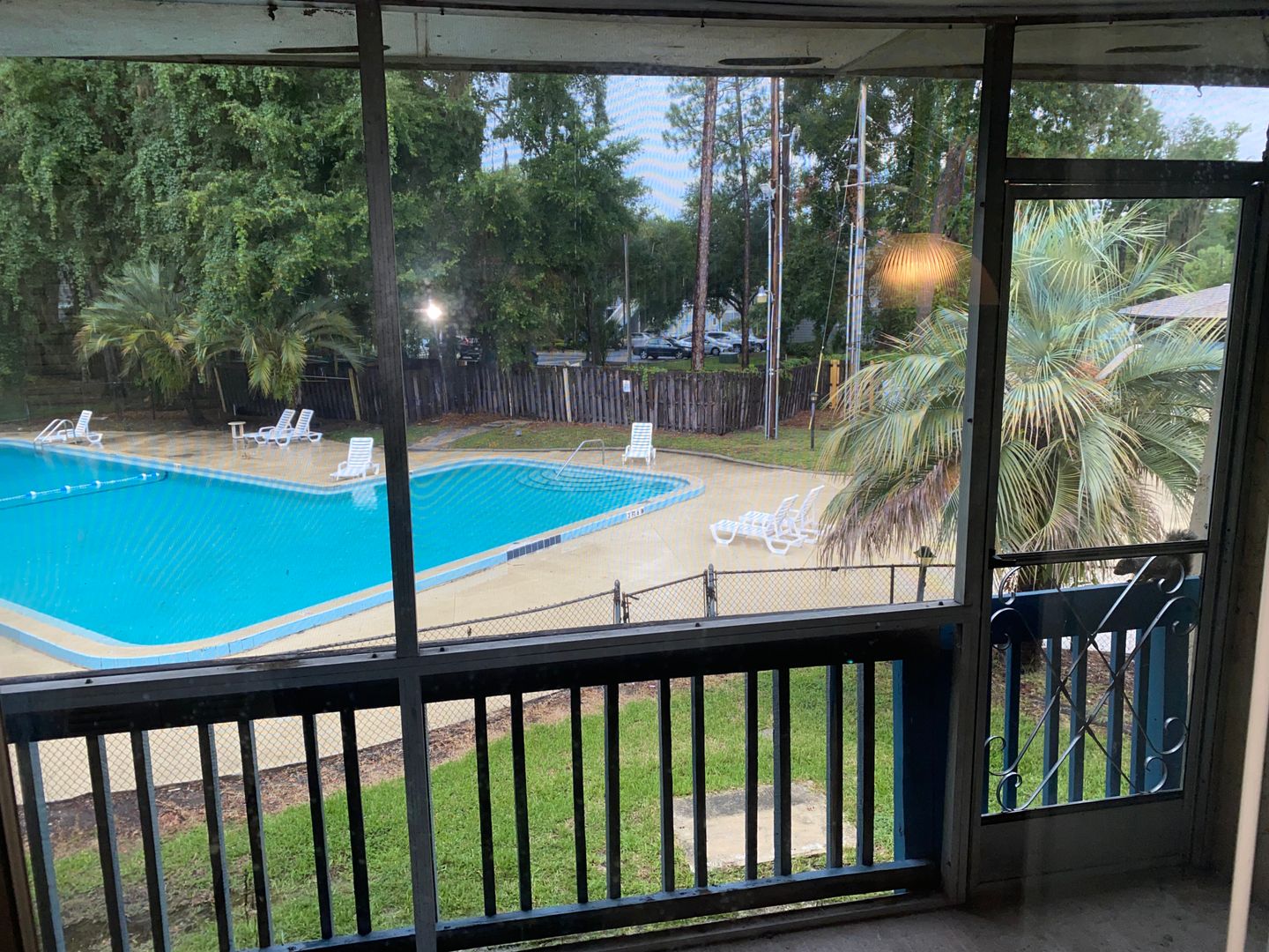 LEASE NOW AND ENJOY 50% OFF 2ND MONTH! Spacious 1,226 SF Unit - 2 bd / 2 ba near UF - Brandywine Condos