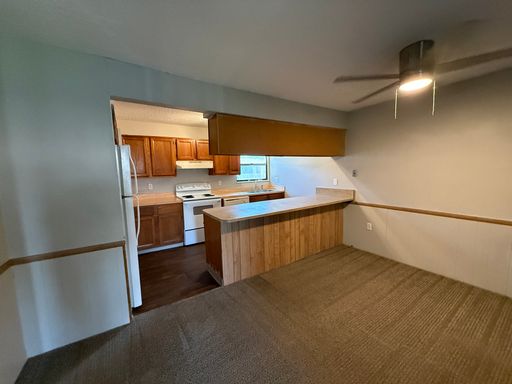 * MOVE IN SPECIAL * ONE MONTH FREE!! Spacious 876 SF Unit - 2 bd / 1 ba near UF - Brandywine Condos – photo 1