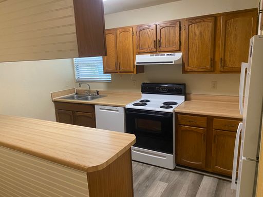 * MOVE IN SPECIAL * ONE MONTH FREE!! Location, location, location! 875 SF Unit- 1 bd/ 1 ba near UF - Brandywine Condos – photo 1