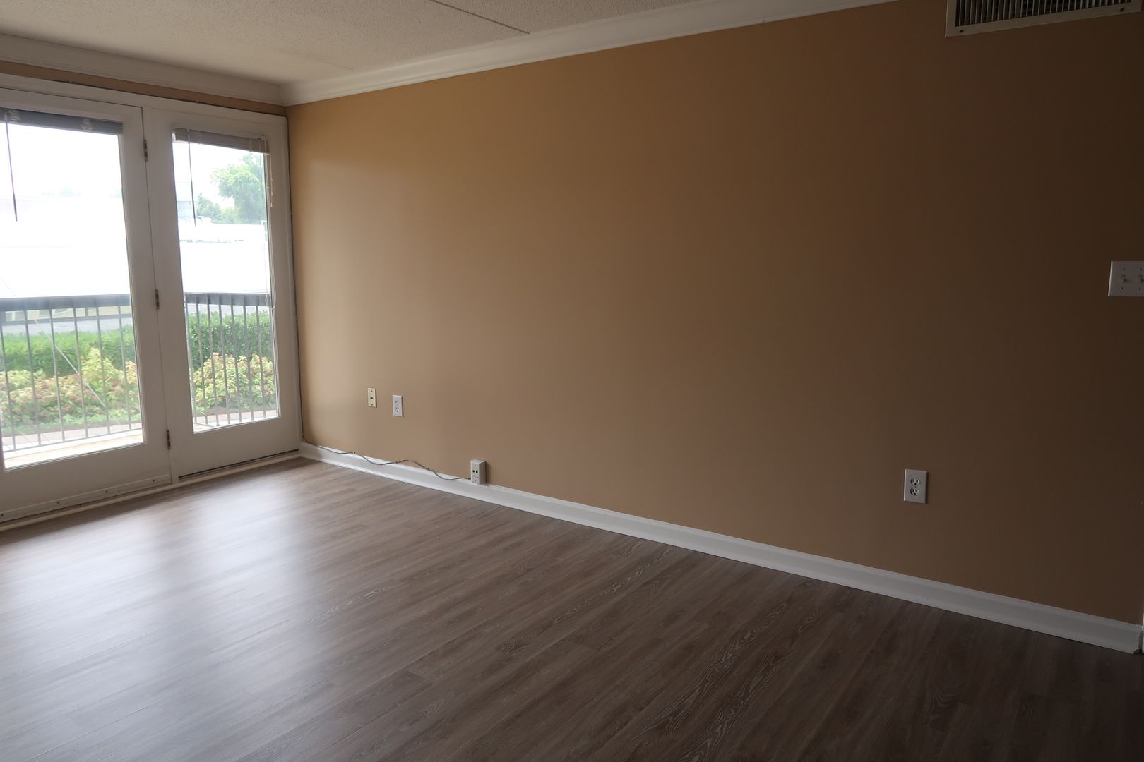 SULLINS RIDGE CONDOMINIUMS, UNIT 204 3 of 12