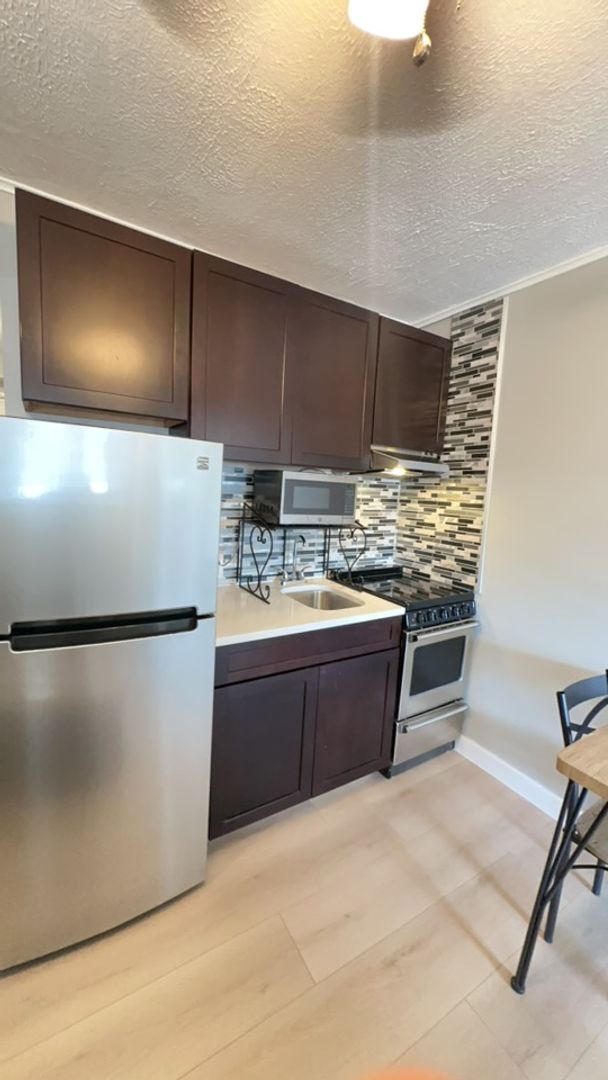 Knoxville Condo: 1700 Clinch Avenue #611