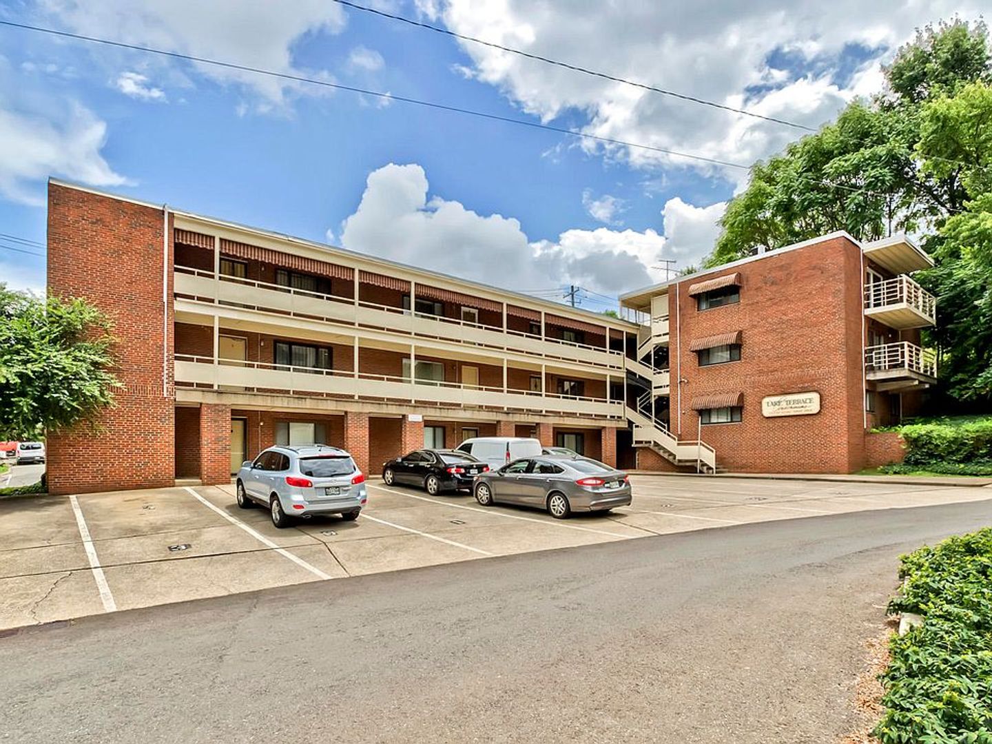 Knoxville Condo: 1800 Terrace Avenue #4