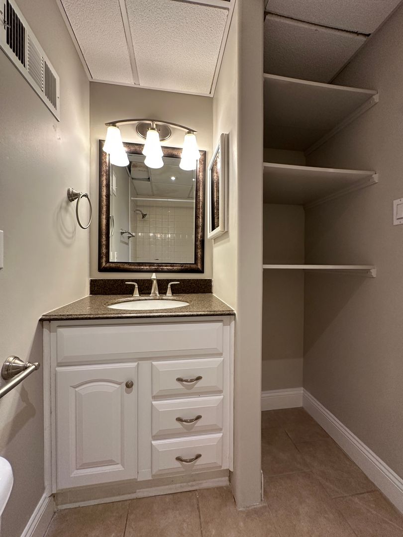 Knoxville Condo: 1700 Clinch Ave  #418