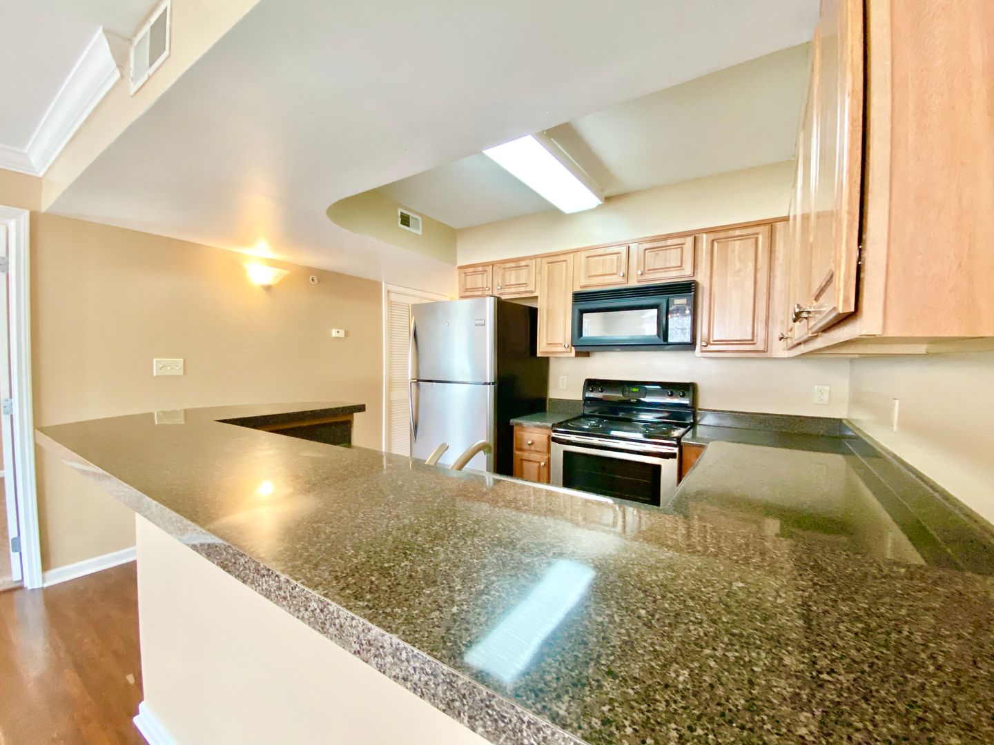 Knoxville House: 1517 Laurel Avenue, #301