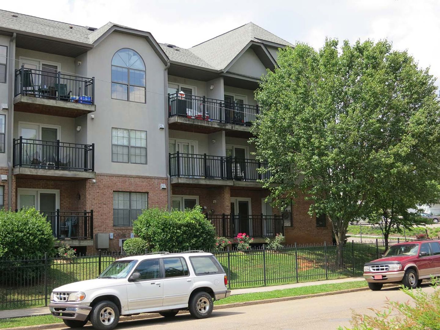 Knoxville Condo: 2201 Lake Avenue, #106