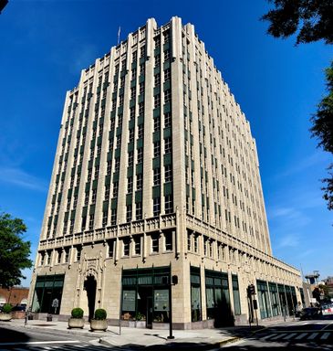 This is a Must See! Spacious 2bd/2ba with exceptional views. Lease includes a designated parking space, with option to add a 2nd space – photo 1