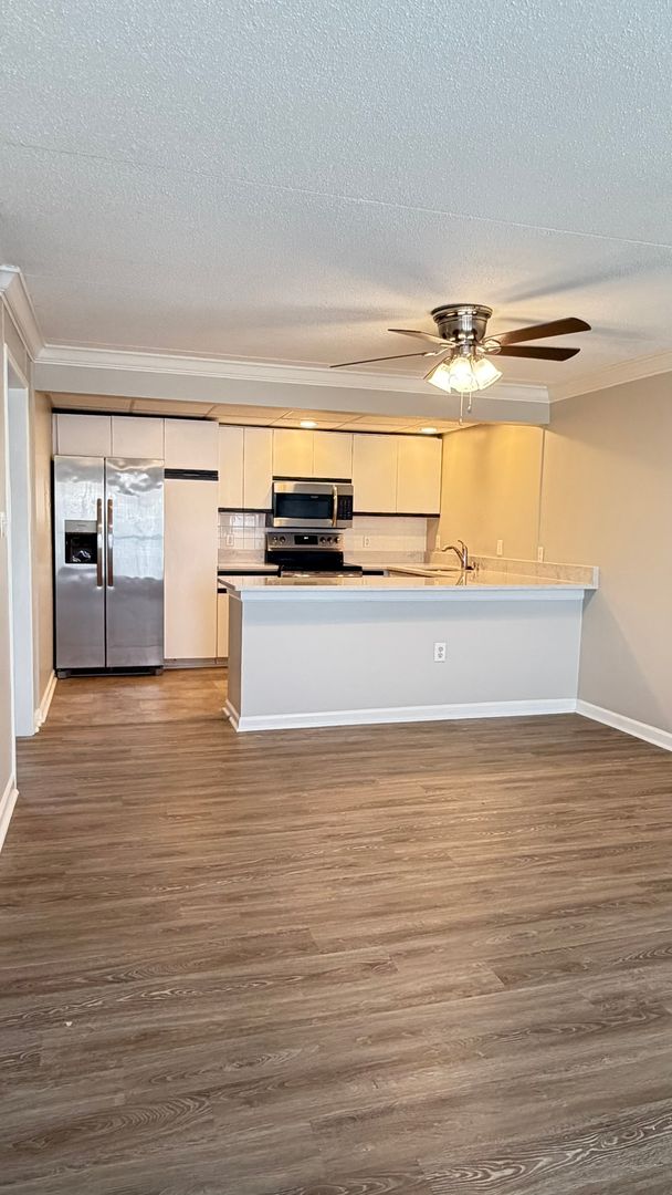 SULLINS RIDGE CONDOMINIUMS, UNIT 204 4 of 12