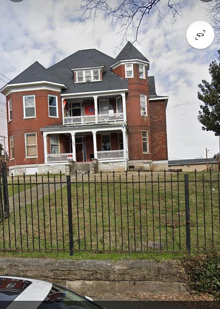 Knoxville Apartment: 1221 Laurel Ave