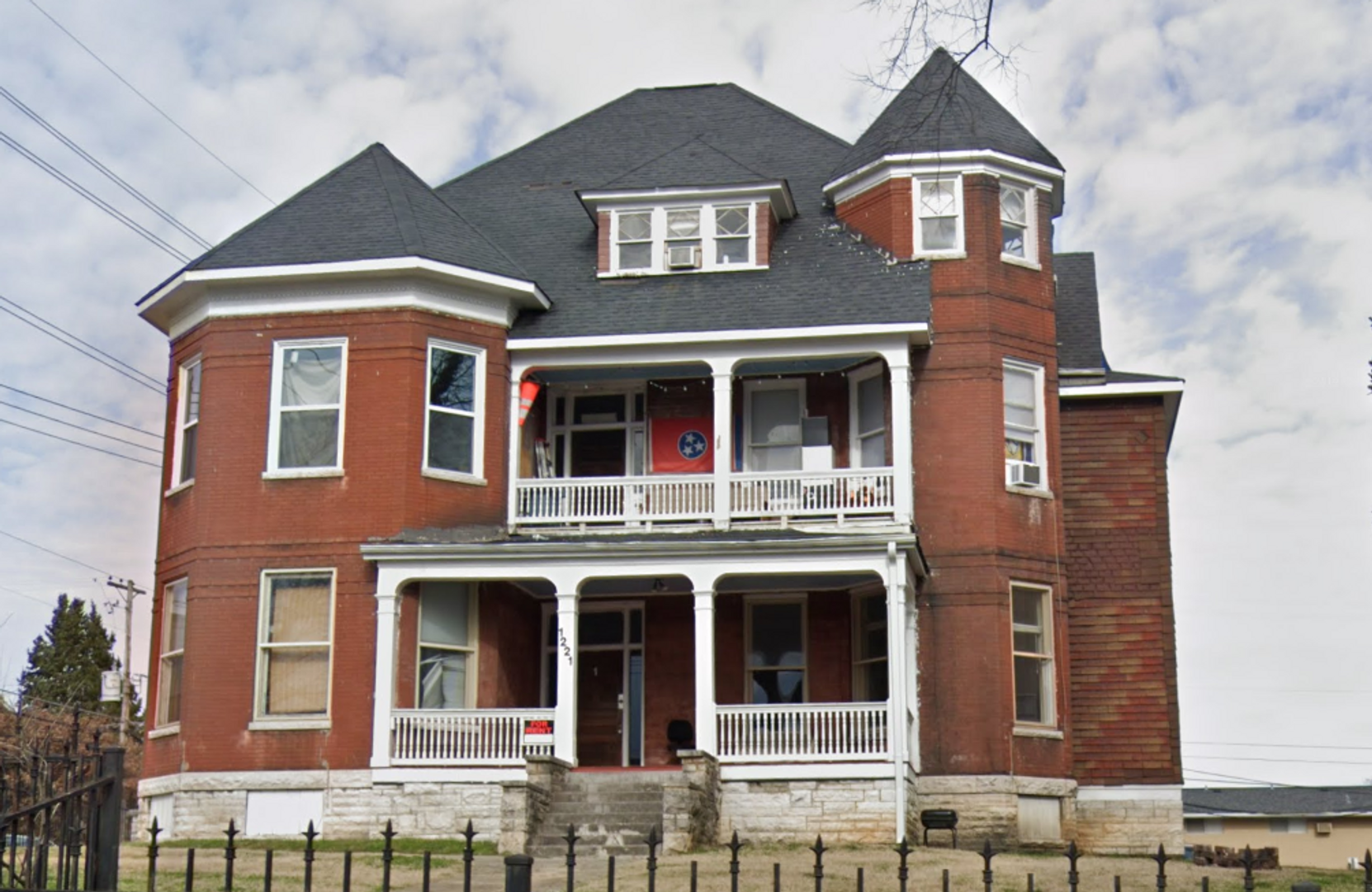 Knoxville Apartment: 1221 Laurel Ave