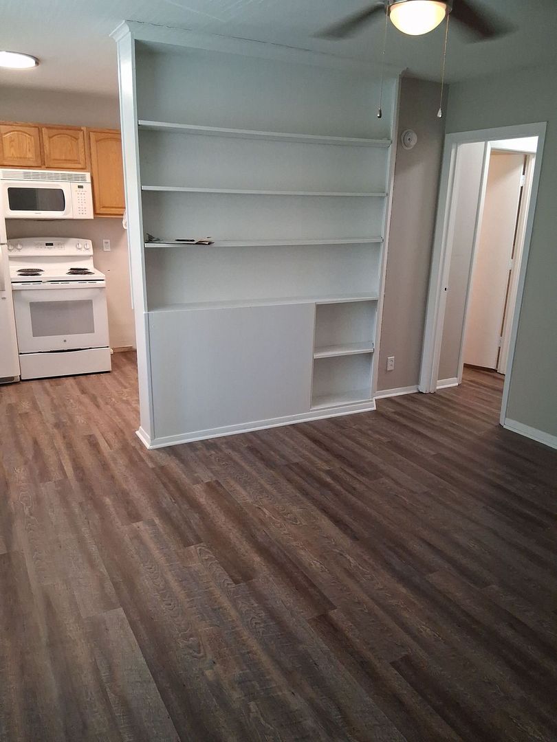 Knoxville Apartment: 1418 Laurel Ave