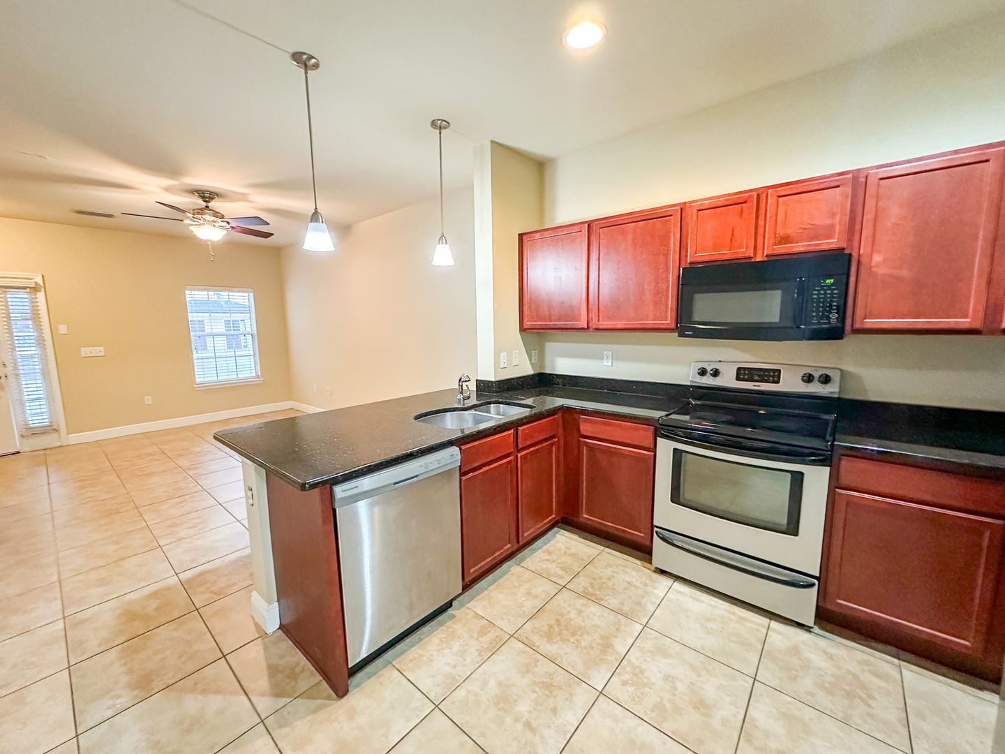 Gainesville Townhome: 2942 SW 35th Place #33