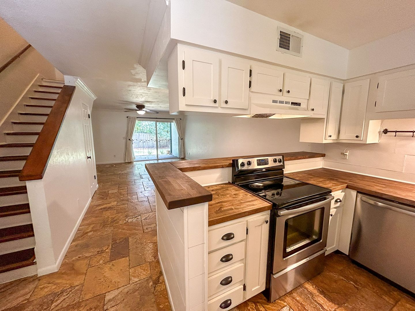 Gainesville Townhome: 4411 SW 34th St