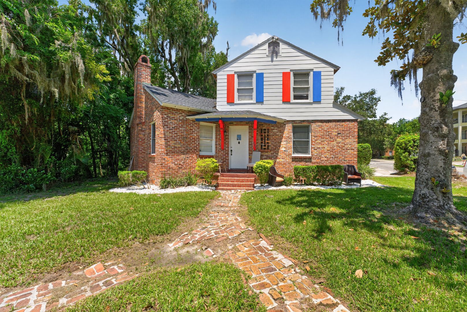 Gainesville House: 949 SW 13th St