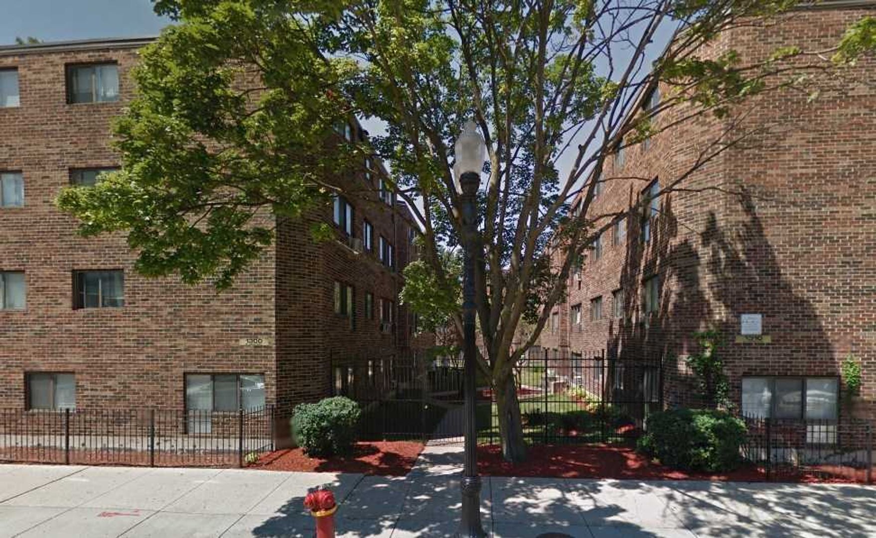 Chicago Apartment: 1310 North Sedgwick Street