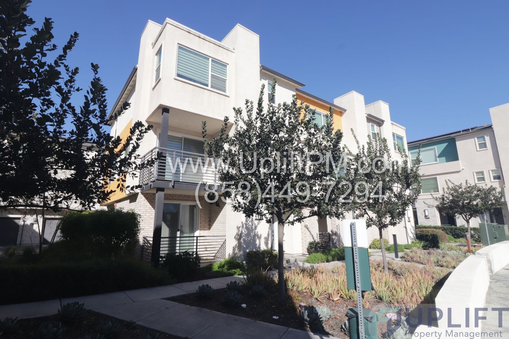 Chula Vista Townhome: 1952 Infinity Ln