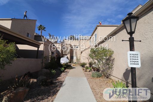 3 Bedroom 2.5 Bathroom Townhouse in Ramona – photo 1