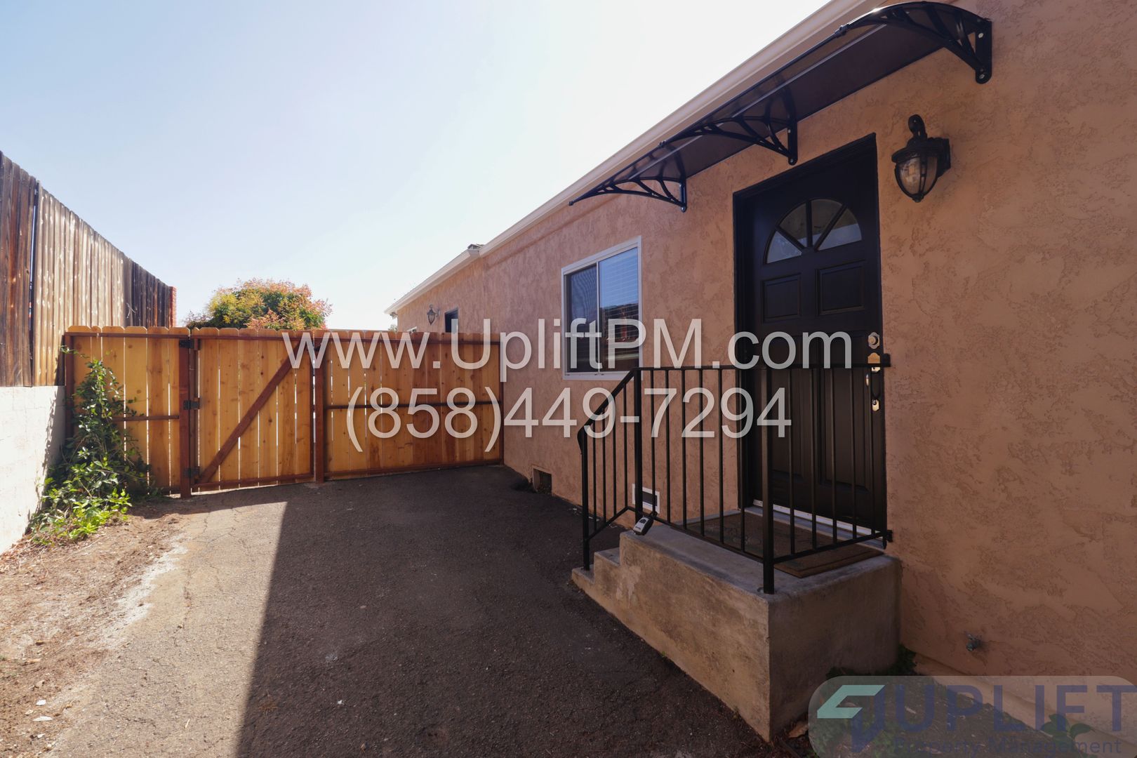 La Mesa House: 3838 Avocado Blvd