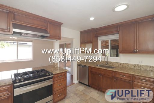 Updated 3 Bed, 1.5 Bath Home with Sunroom in San Diego – photo 1