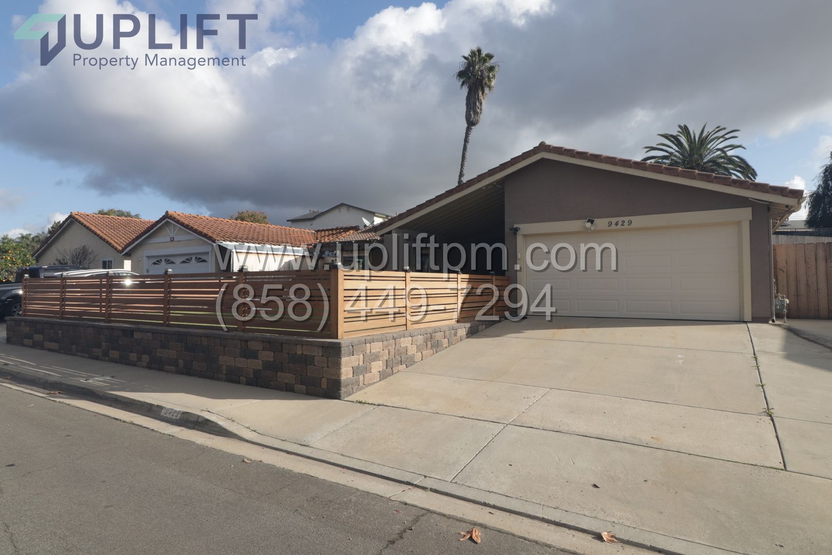 Santee House: 9429 Calle Del Lago