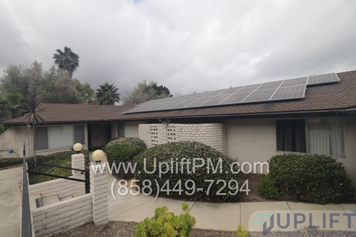Charming 1-Bedroom 1 bath Home Near Shopping and Dining. – photo 1