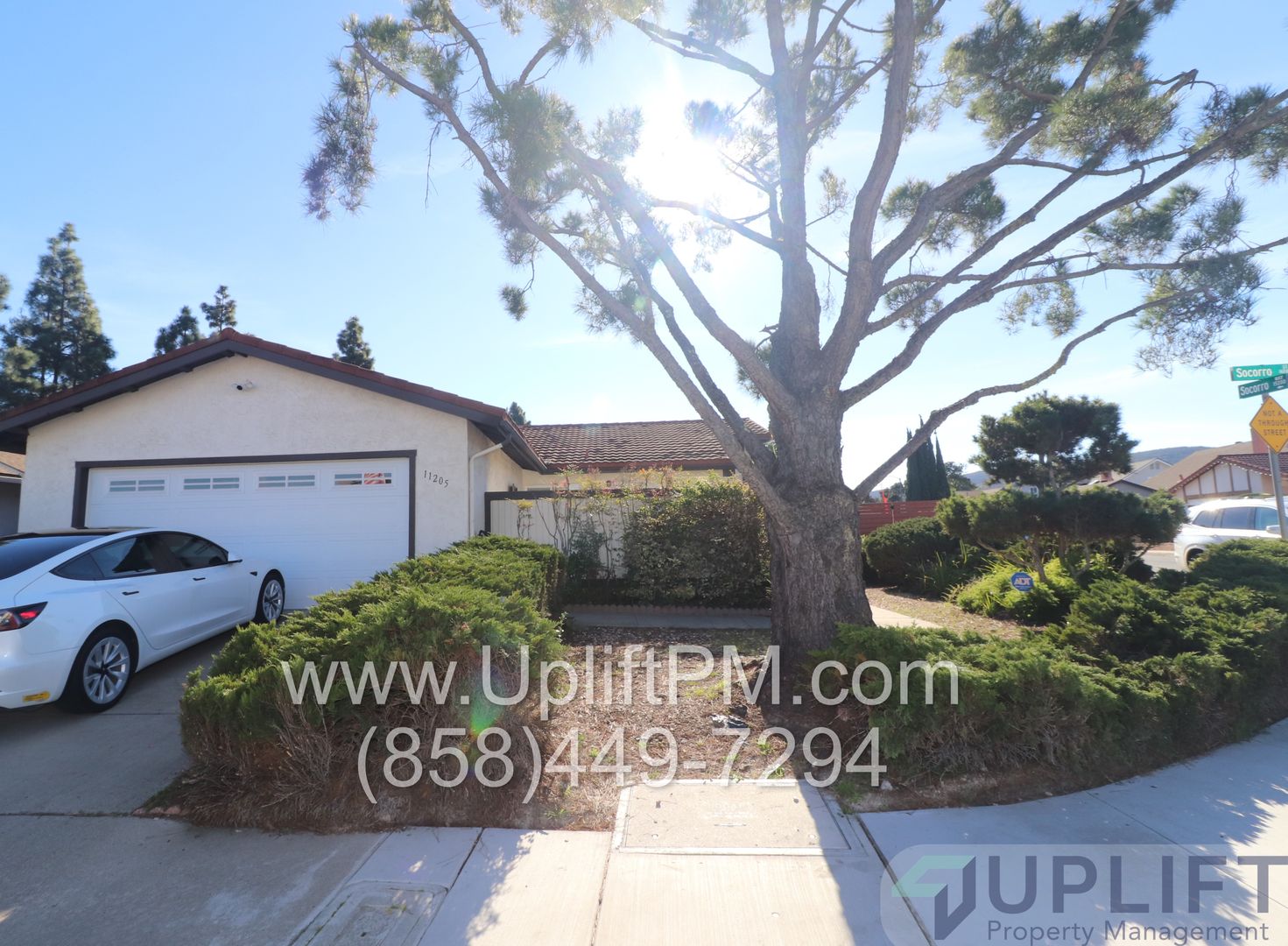San Diego House: 11205 Socorro St