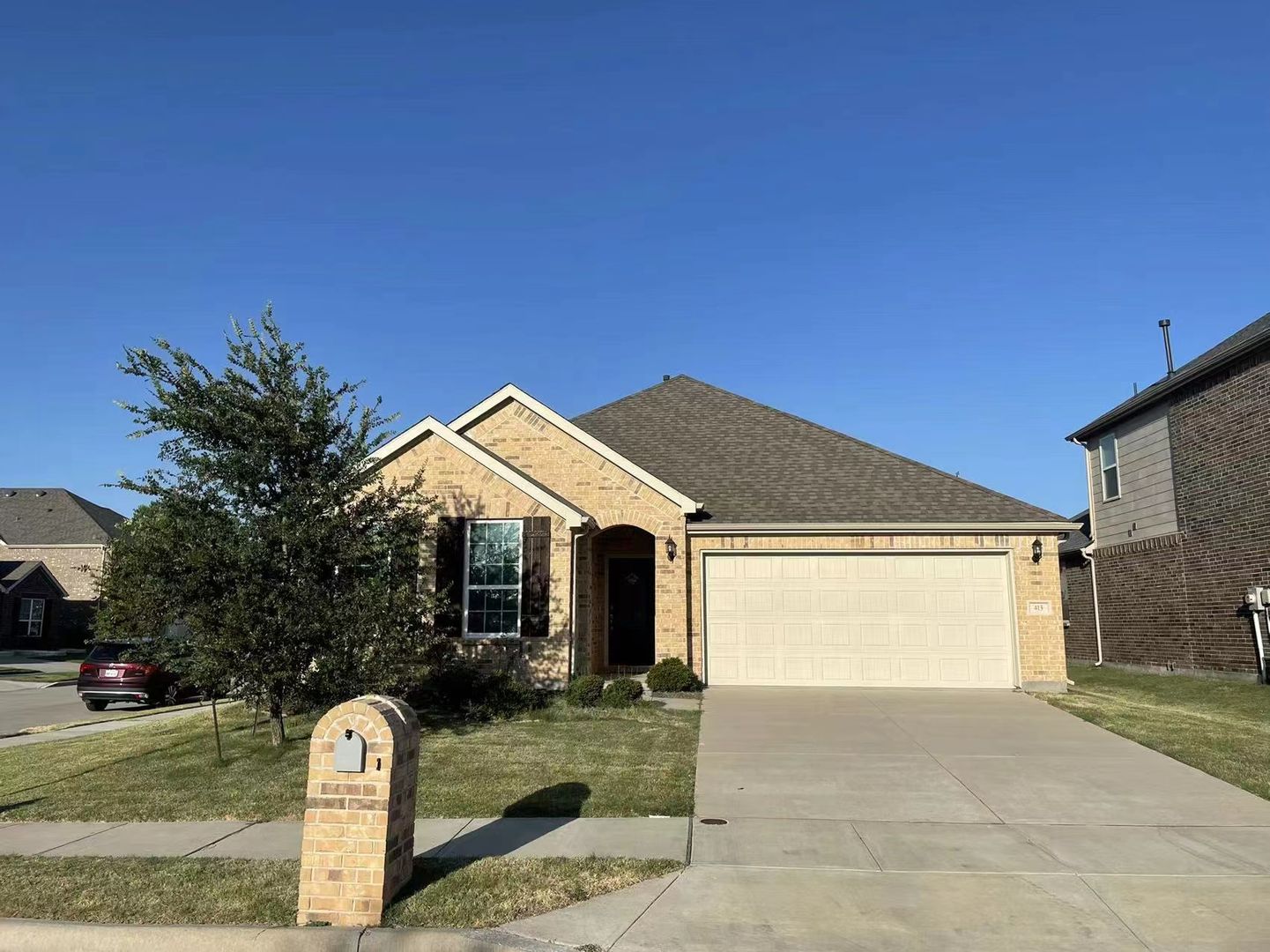 Little Elm House: 413 Bow Drive