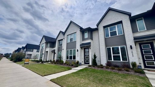 This brand-new townhome in Allen – photo 1