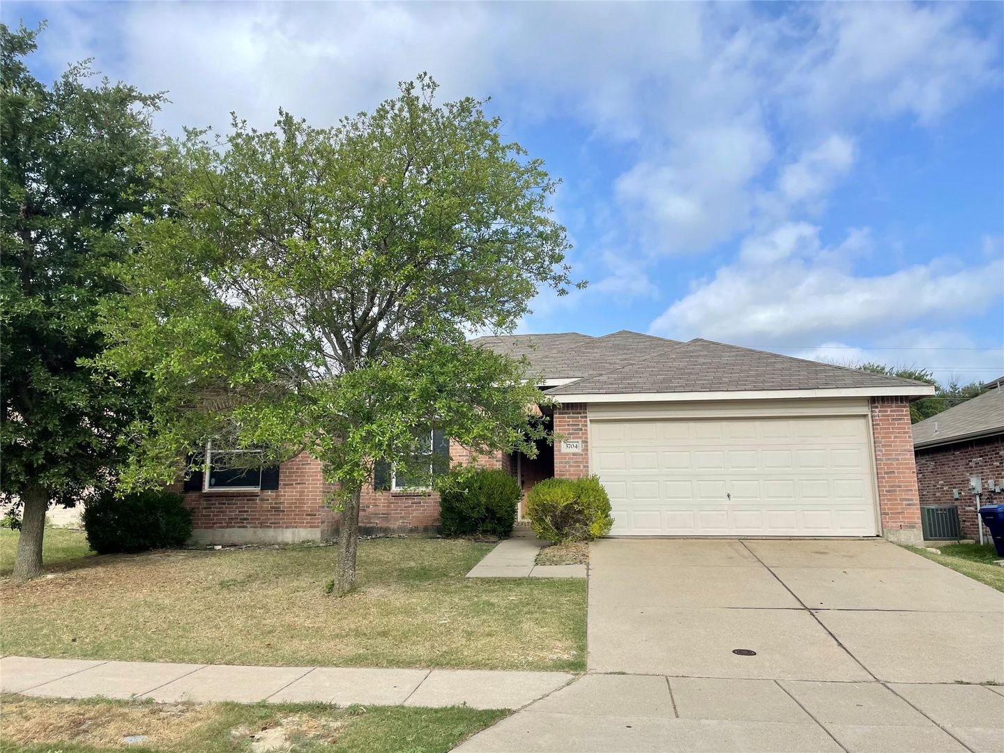 McKinney House: 3704 Mariner St