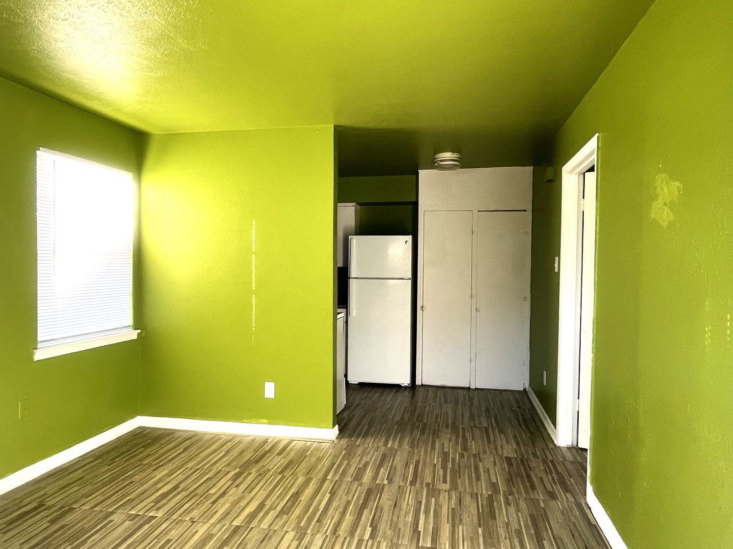 Desoto Apartment: 120 W Pleasant Run Rd
