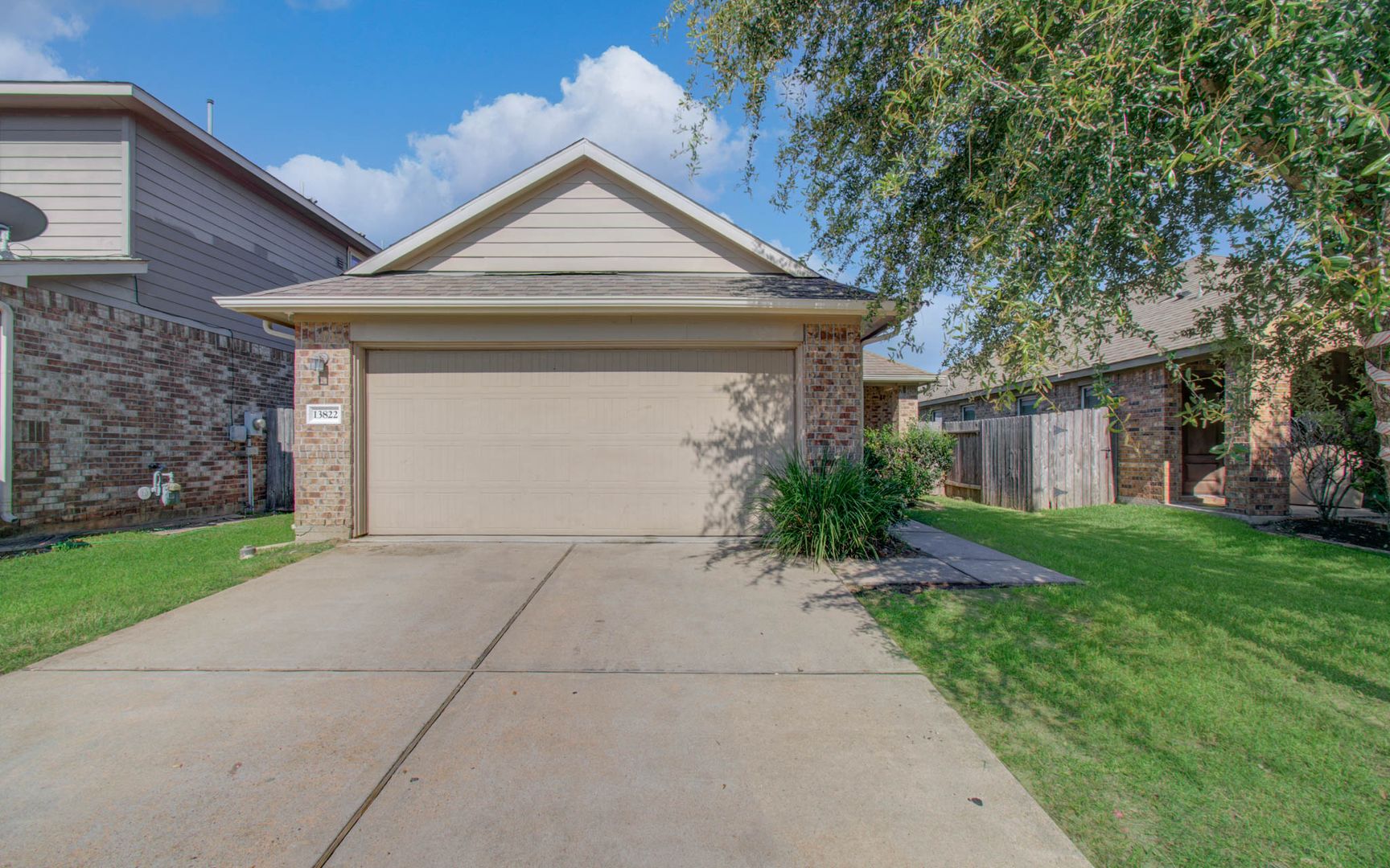 Houston House: 13822 Roman Ridge Lane,