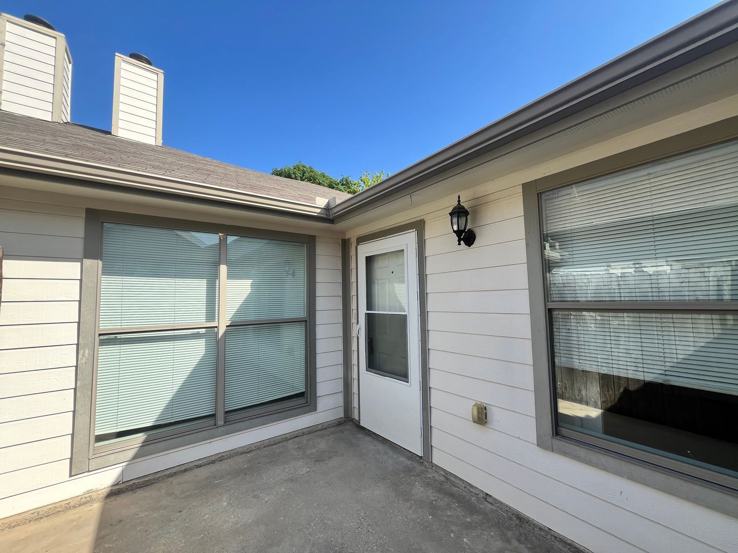 Garland Multiplex: 1129 Weston Dr
