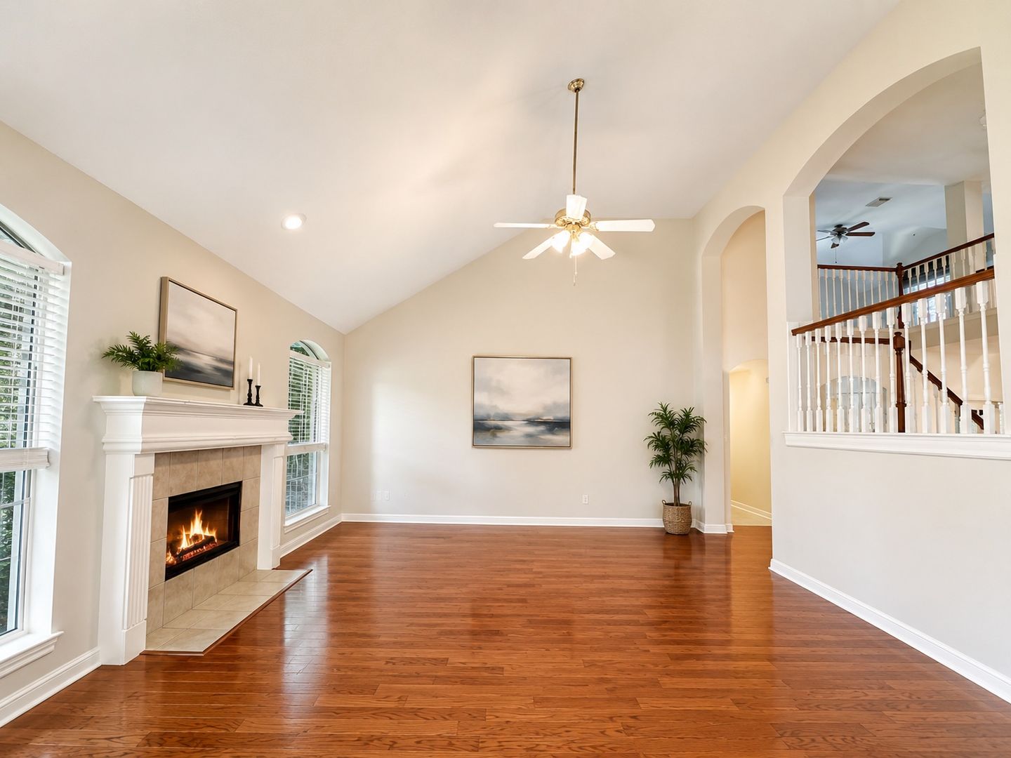 HOUSTON House: 223 Wild Oak Run
